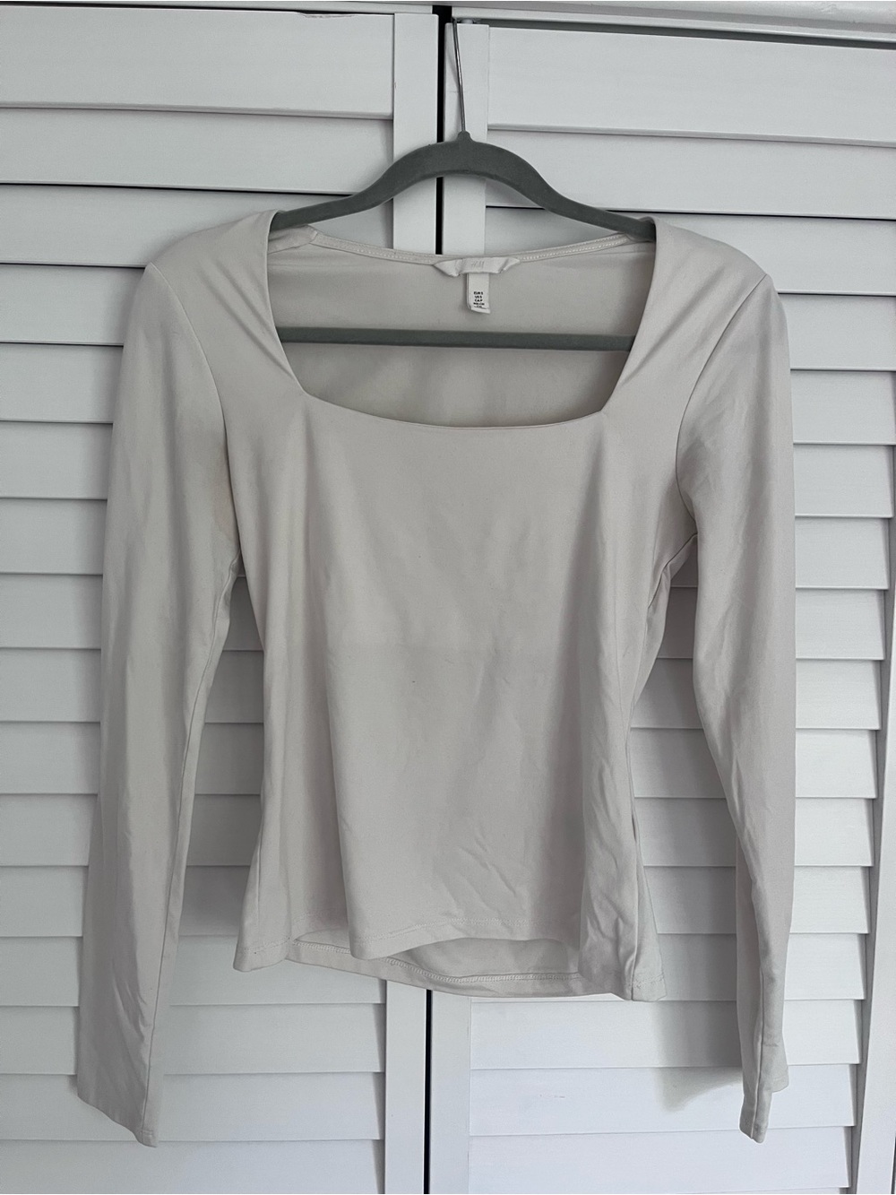 H&M Scoop Neck Long Sleeve Top in Light Gray